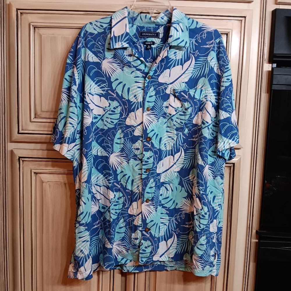 Crown & Ivy Tropical Print Shirt - Size XL -‎ Blue